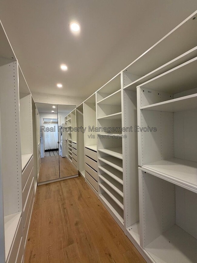 Building Photo - 7401 E Northland Dr
