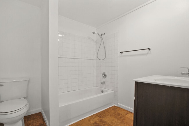 Building Photo - 104 N Layton Ave