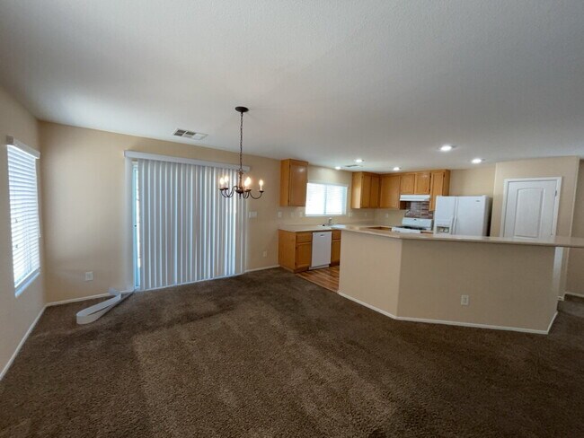 Building Photo - Don't miss out on the amazing views this home has to offer!