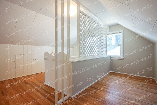 Building Photo - 1612 NE 62nd Ave