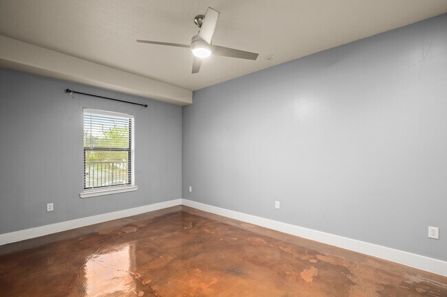 Building Photo - 1807 Poquito St