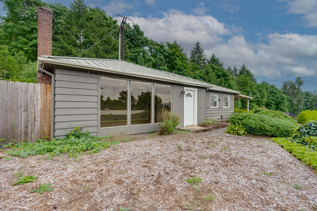 So many windows! - 211 Farview Drive