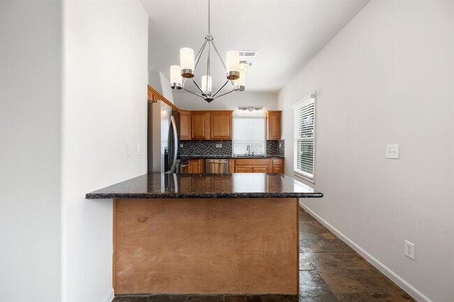 Building Photo - 631 Cortlandt St