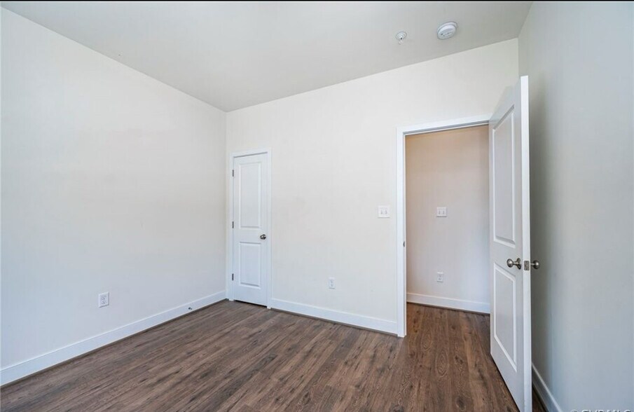 2nd Bedroom with walk in closet - 2008 Libbie Lake West St