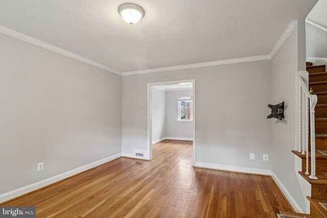 Building Photo - 250 Lynhaven Dr