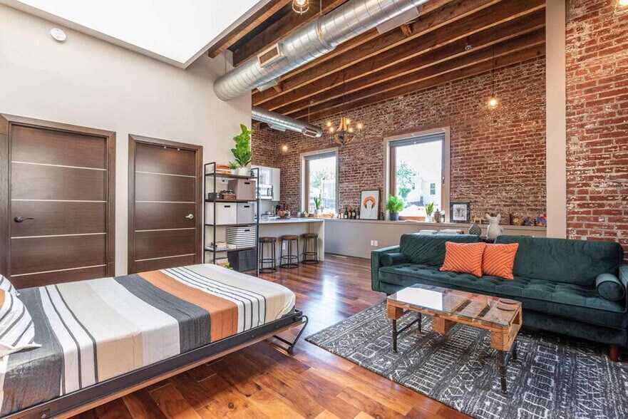 Building Photo - 621 14th St