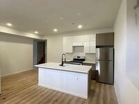 Building Photo - 260 W Johnson St