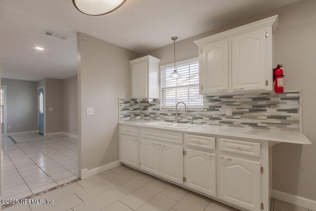 Building Photo - 1050 Assisi Ln