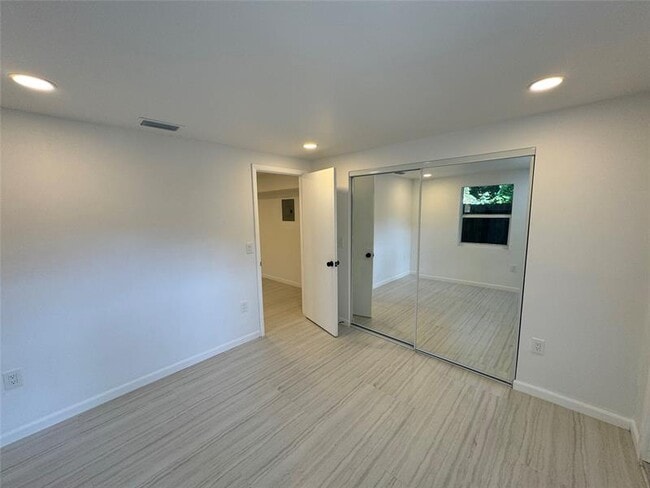 Building Photo - 136 NE 60th St