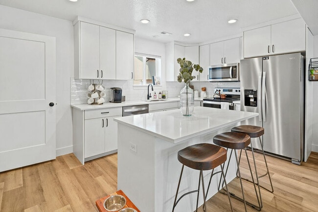Madison Kitchen - Madison Towns