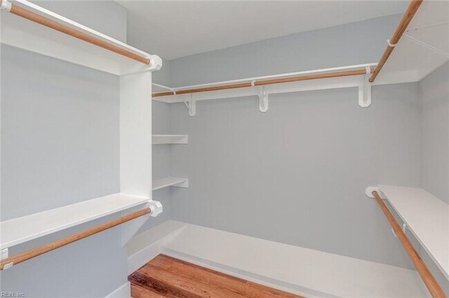 Building Photo - Beautifully remodeled single family home!