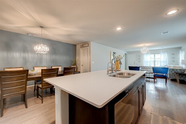 Building Photo - 23322 Dovetail Colony Ct