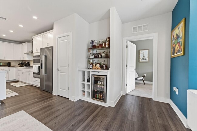 Building Photo - 102 St Ives Pl