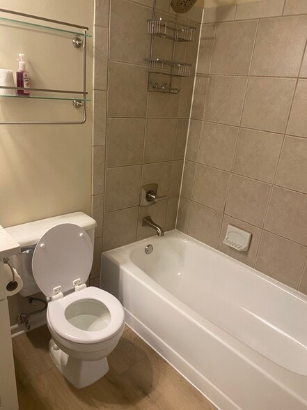 Building Photo - 15 Gant Cir