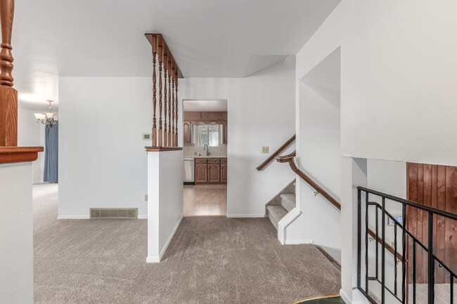 Building Photo - 6724 Knight Dr