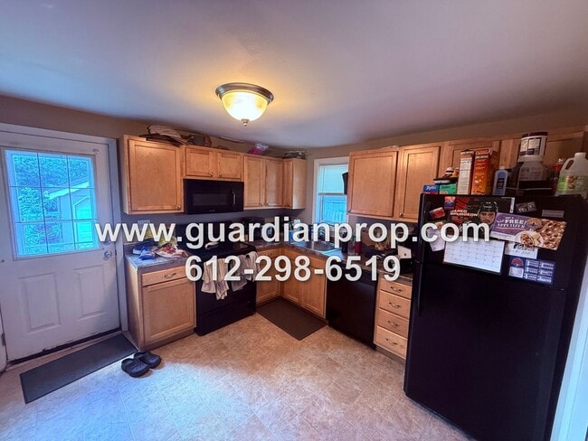 Building Photo - House in Midway Available September 1, Updated Kitchen & Bath, Fenced Yard, 2 Car Garage
