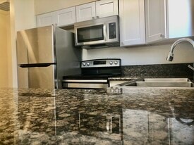 Building Photo - 550 Van Wey Cir