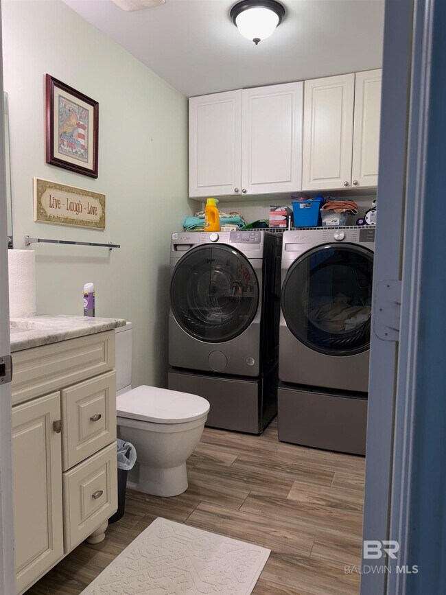 Building Photo - 1517 Regency Rd