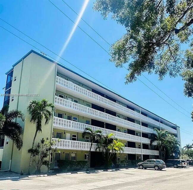 Building Photo - 1425 Arthur St