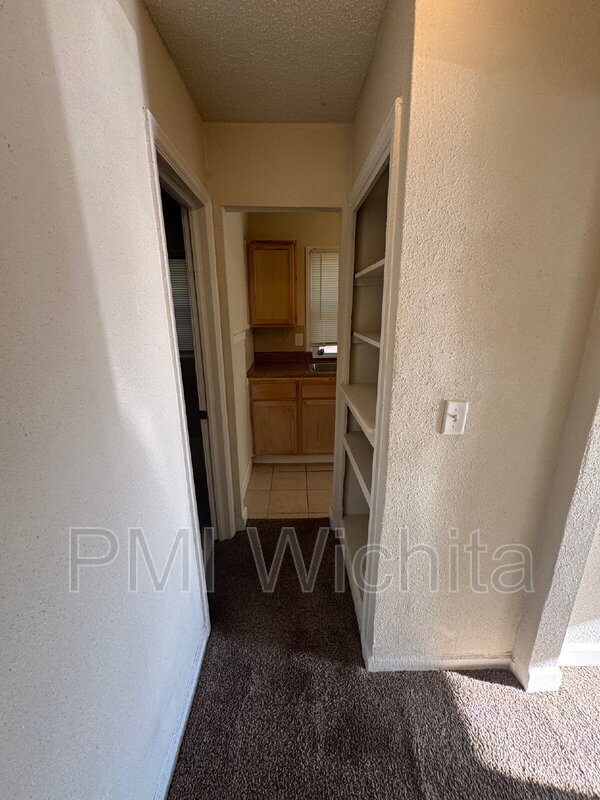 Building Photo - 681 S Kansas St