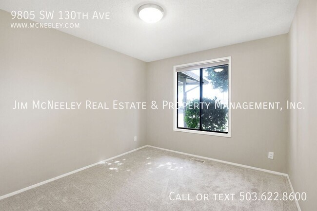 Building Photo - 9805 SW 130th Ave