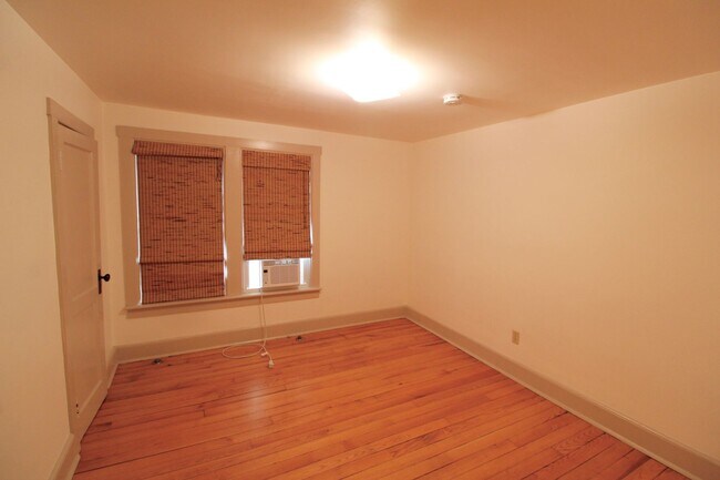 Building Photo - 1121 Shenandoah St