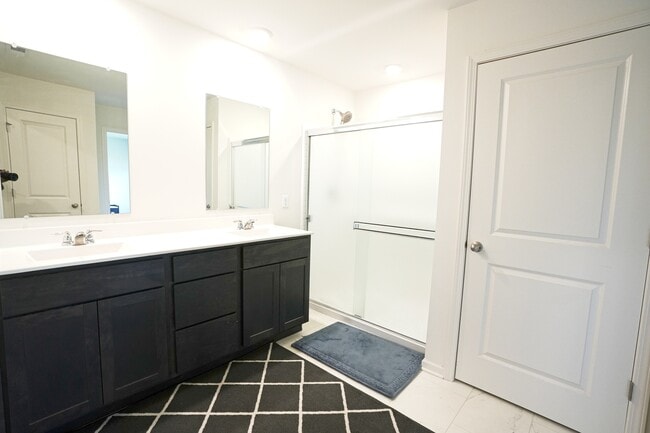 Building Photo - 2733 Berrywood Ln