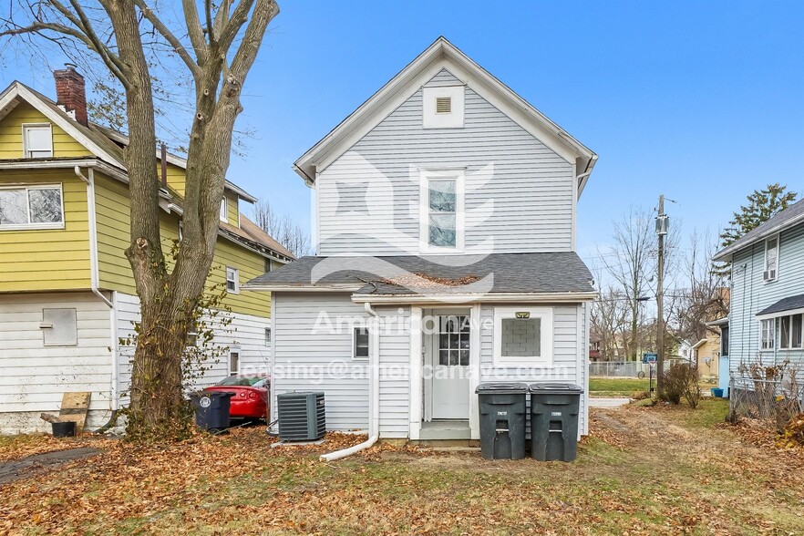 Building Photo - 902 Bye St