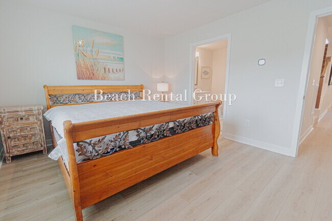 Building Photo - Furnished Townhouse in Gated Community