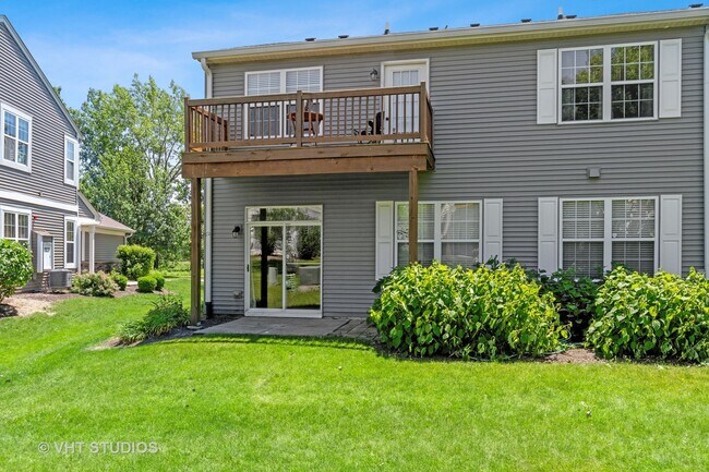 Building Photo - 2442 Golf Ridge Cir