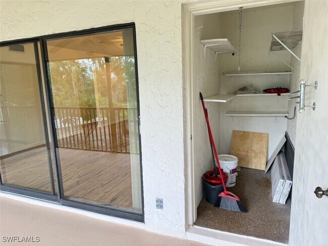 Building Photo - 1801 Courtyard Way
