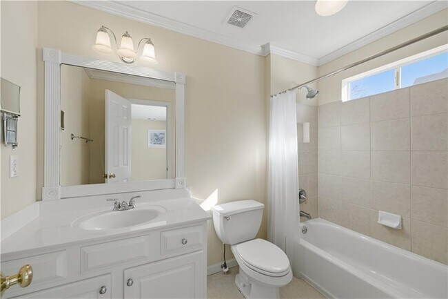 Building Photo - 179 Grandmar Chase