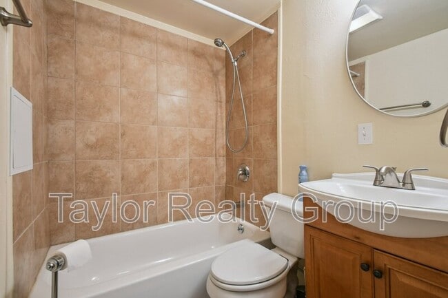 Building Photo - 22951 E Roxbury Dr