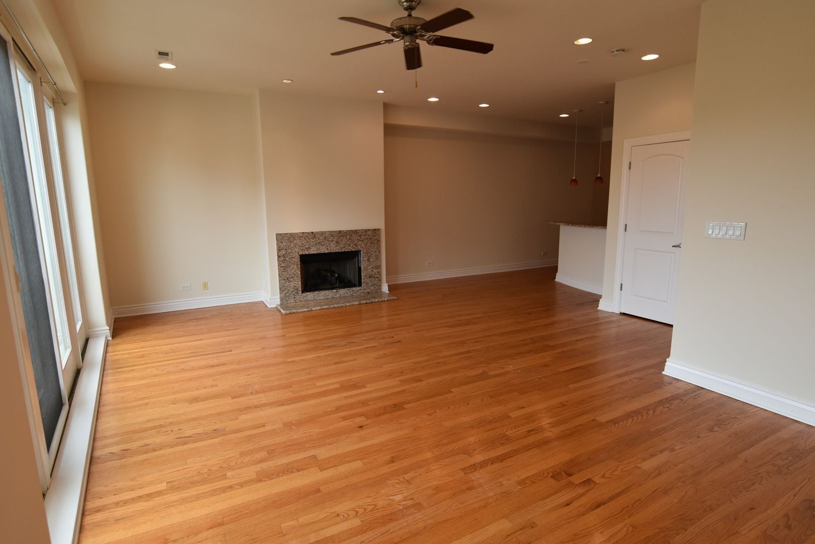 Building Photo - 5140 N Clark St