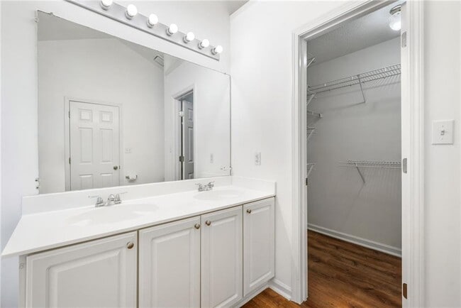 Building Photo - 535 Durham Ridge Dr NW