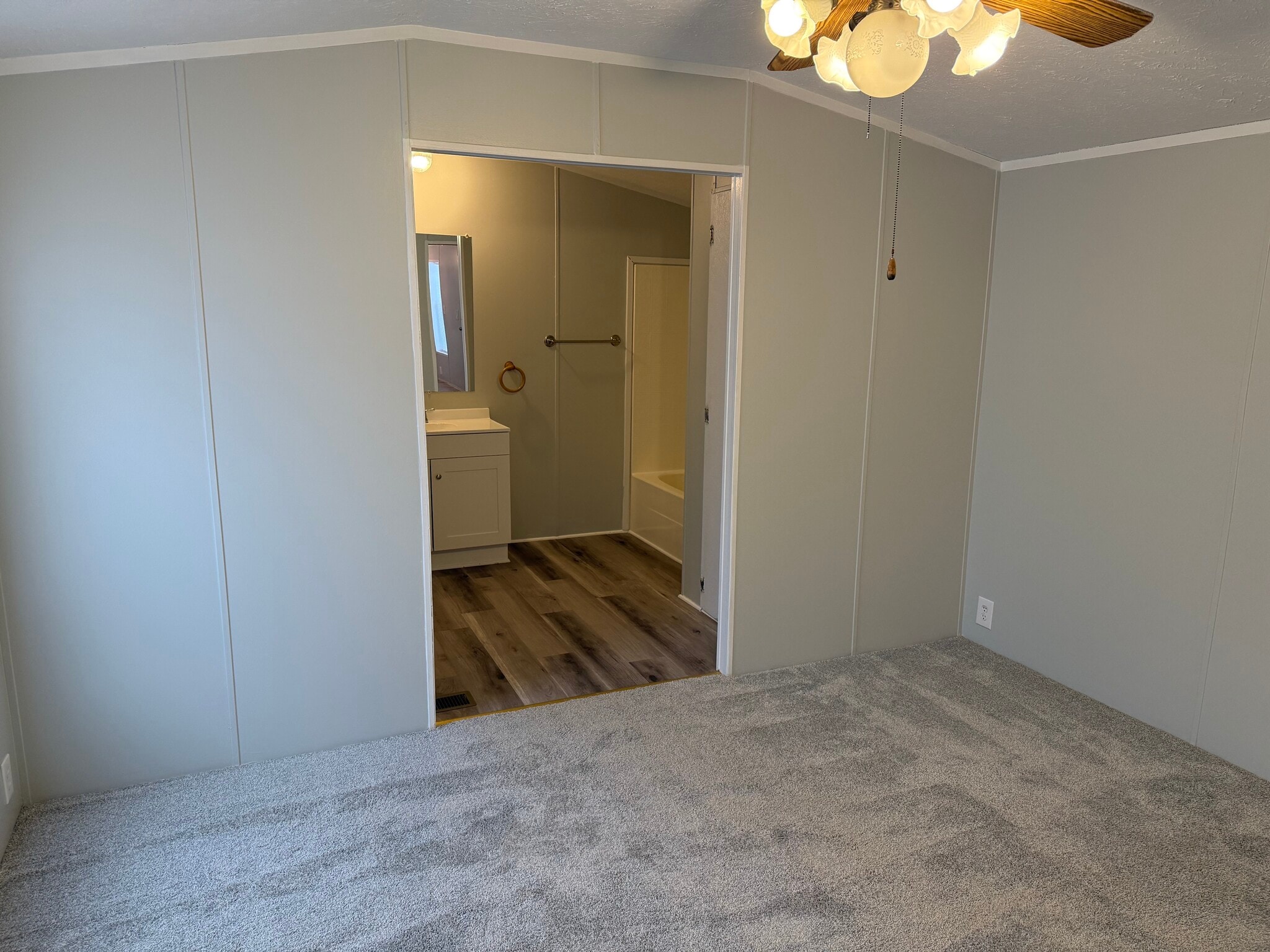 Building Photo - 13 James River Blvd