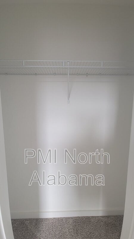 Building Photo - 7578 Discovery Pt Dr NW