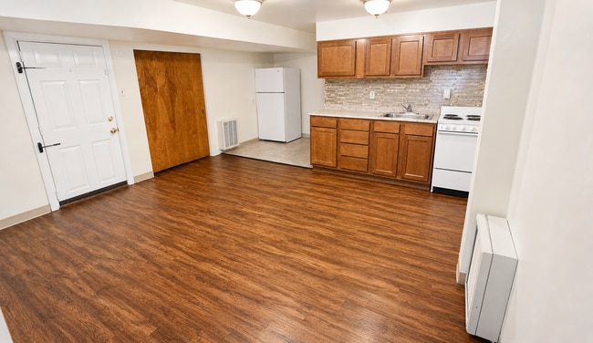 Interior Photo - NEVILLE COMMONS -- 159