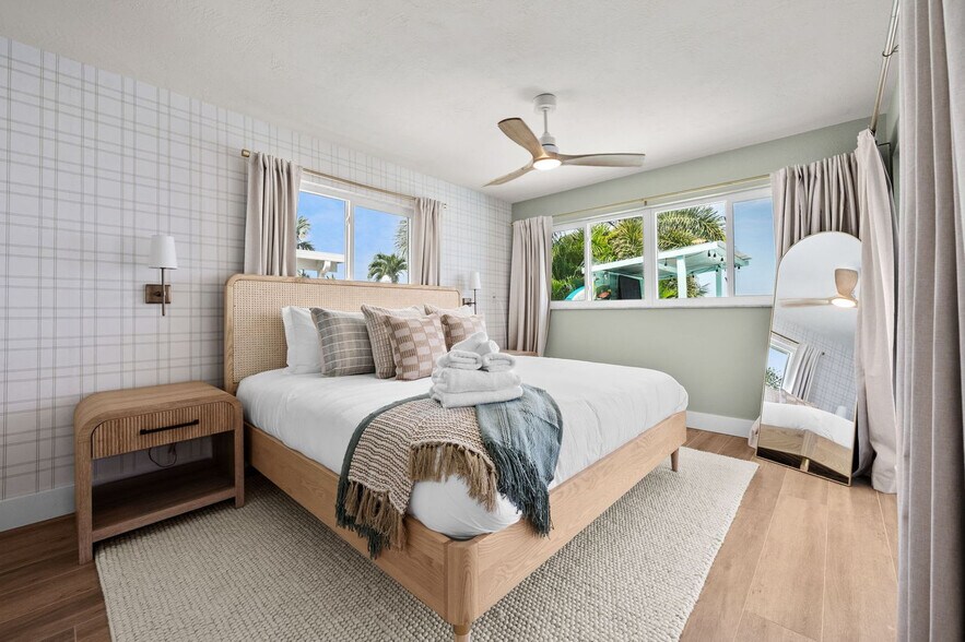 Building Photo - 350 La Hacienda Dr