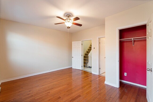 Building Photo - Four Bed Graduate Hospital Home