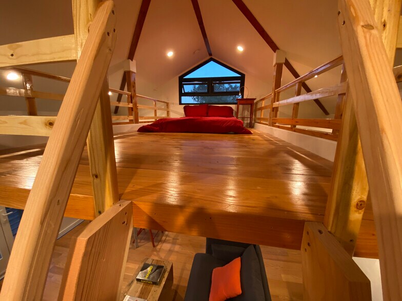 Building Photo - 2118 Kew Dr