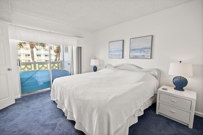 Building Photo - 909 Santa Rosa Blvd