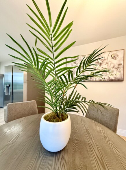 Building Photo - 9989 Dodge Dr