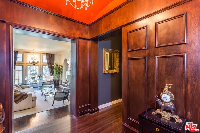 Building Photo - 10335 Wilshire Blvd