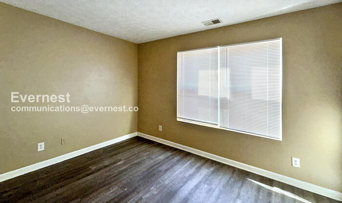 Building Photo - 3203 Fairington Ridge Cir
