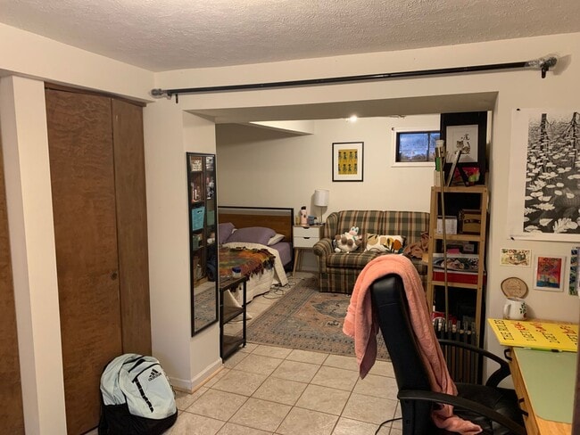 Building Photo - 3 bd/1.5 bath Charming Home just 4 blocks from IU Jacob's School of Music - Available August 2027!