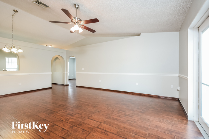 Building Photo - 3613 Stonefield Dr