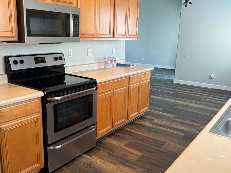 Building Photo - 8105 W Beck Ln