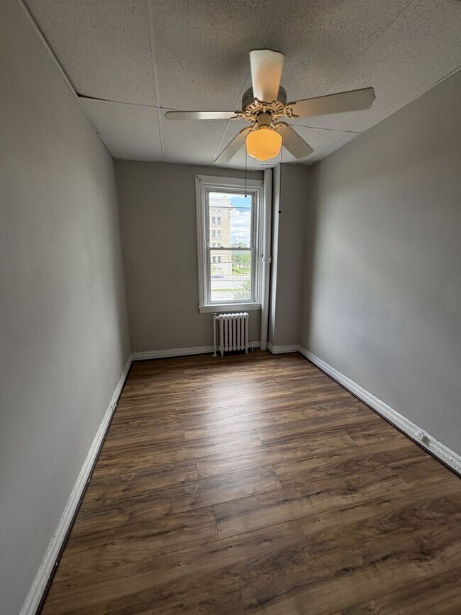 Building Photo - Well-Appointed Charles Village/Station Nor...
