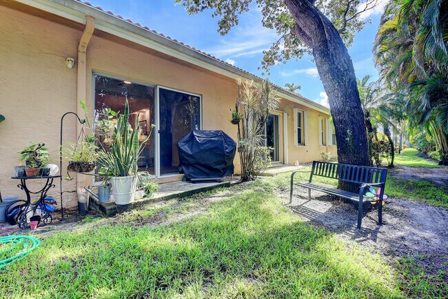 Building Photo - 9892 Summerbrook Terrace
